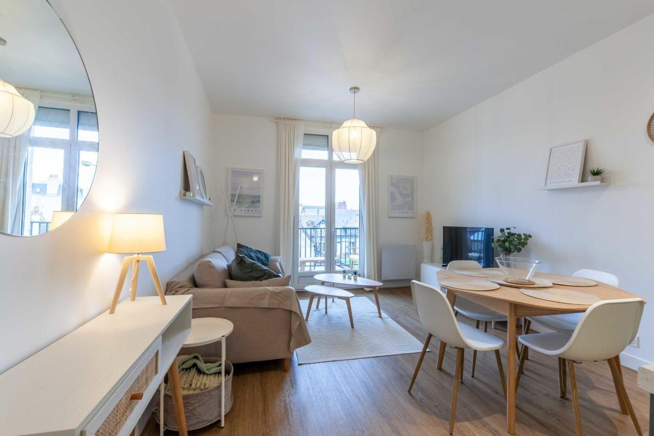 2-Bedroom Apartment With Balcony Near Hippodrome 多维尔 外观 照片